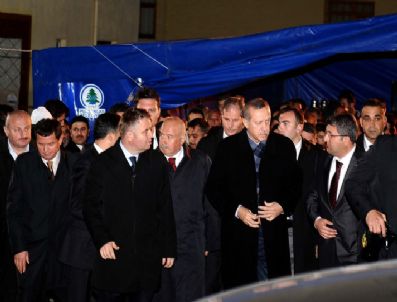 SÜMEYYE ERDOĞAN - Erdoğan`dan Şehit Ailesine ziyaret